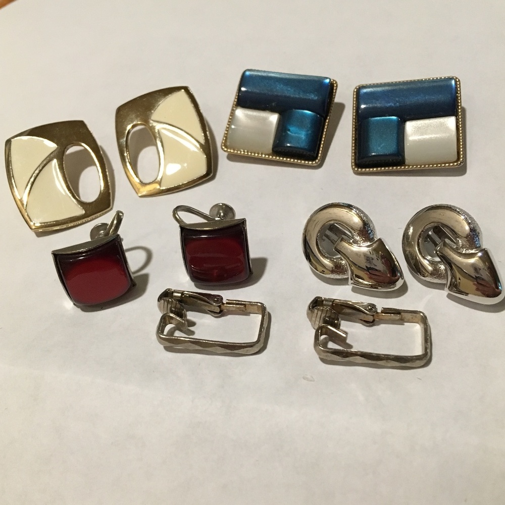 Lot of 5 plus 1 vintage clip on earrings